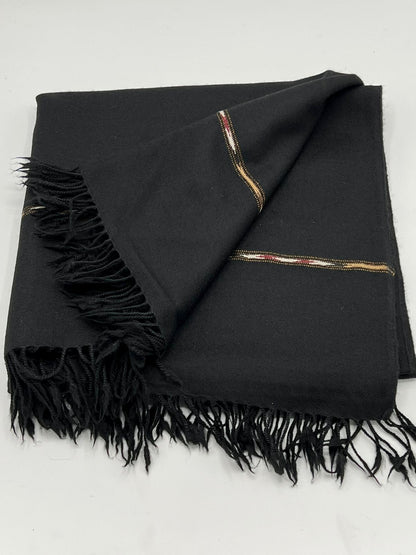 Koel specaial blackl shawl  100 woolen and handmade (price: 15 thousand)