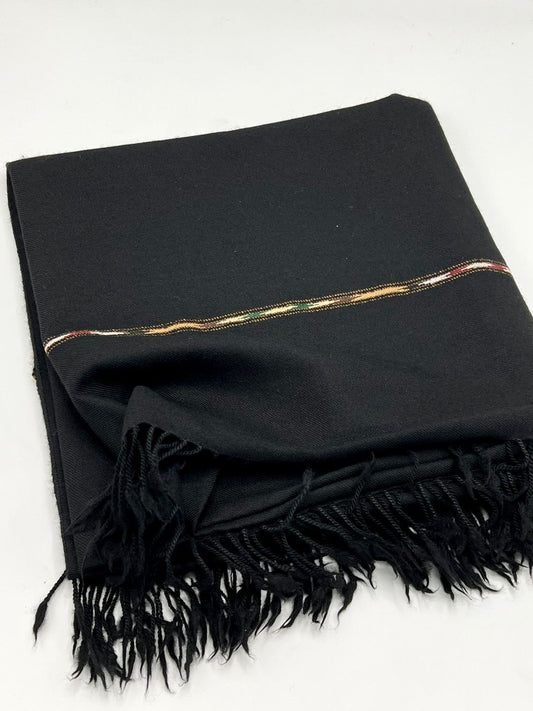 Koel specaial blackl shawl  100 woolen and handmade (price: 15 thousand)