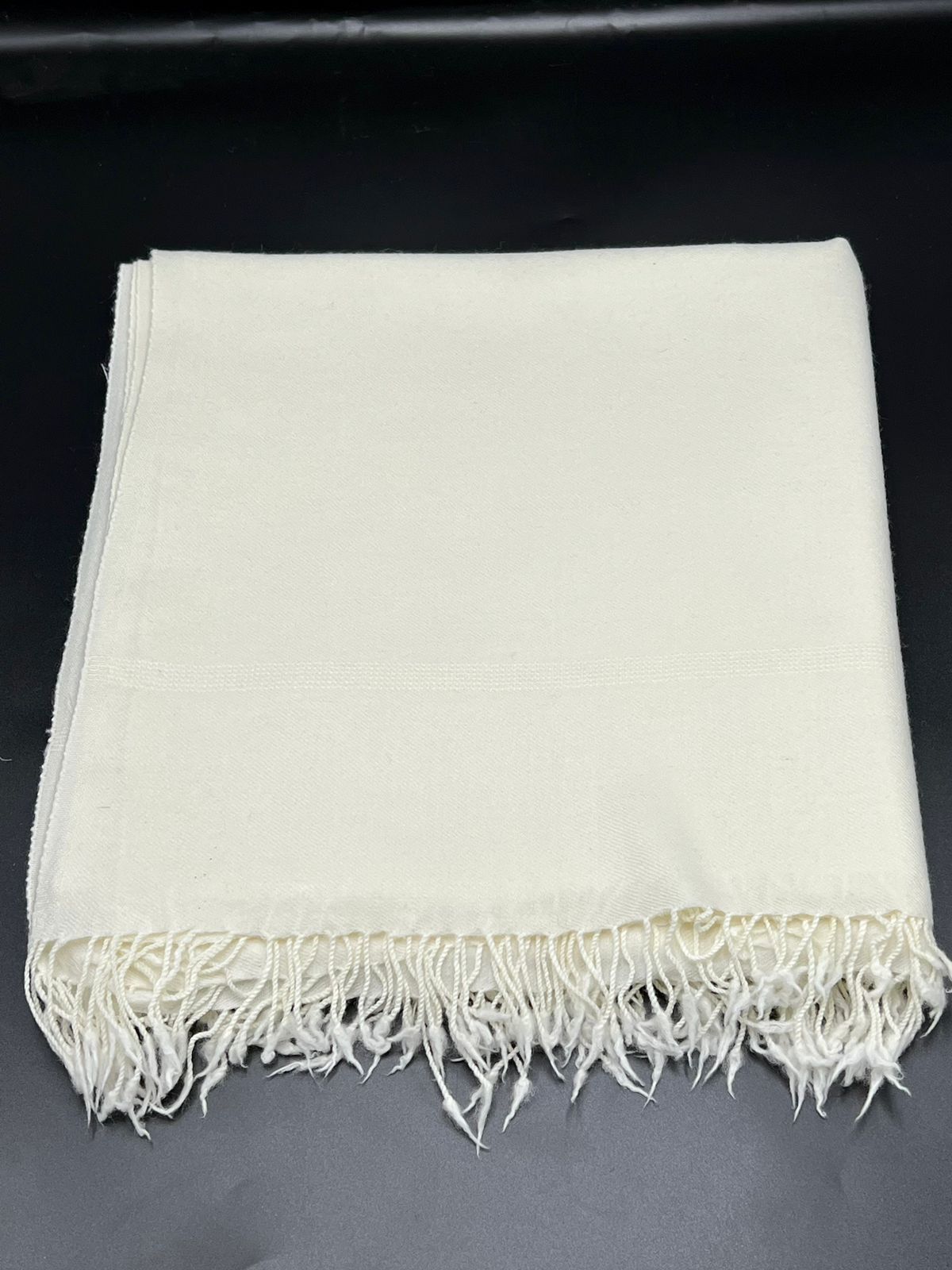 Koel specaial plain white shawl  100 woolen and handmade (price: 15 thousand)