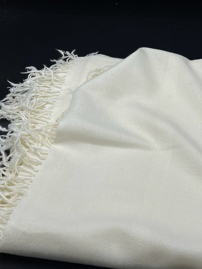 Koel specaial plain white shawl  100 woolen and handmade (price: 15 thousand)