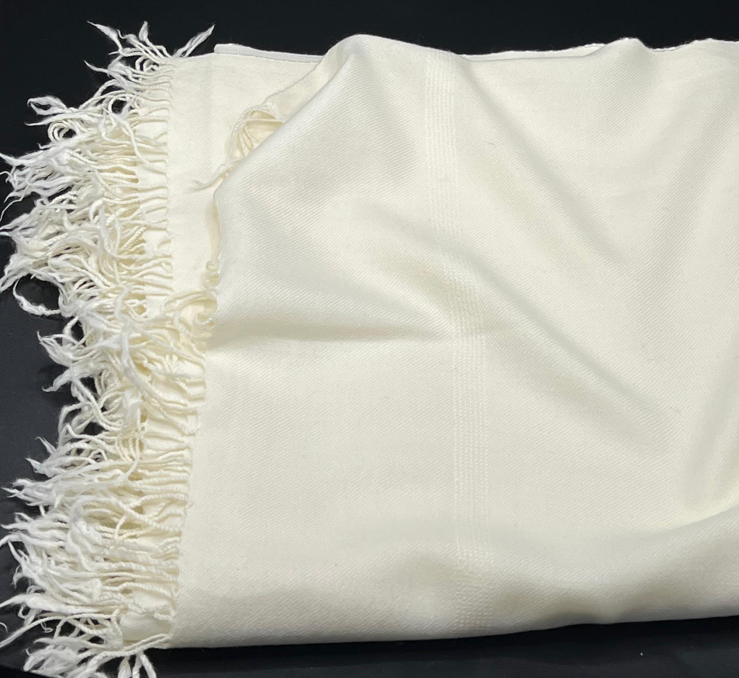 Koel specaial plain white shawl  100 woolen and handmade (price: 15 thousand)