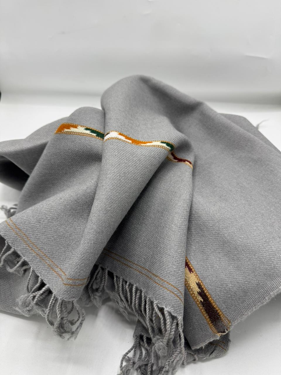 Australina sahidar Grey